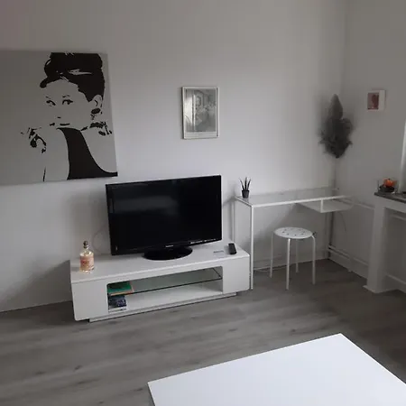 Happy Living Apartment *
